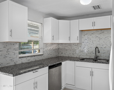 442 Ameca Avenue - Photo Thumbnail 8