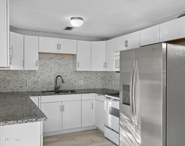 442 Ameca Avenue - Photo Thumbnail 7