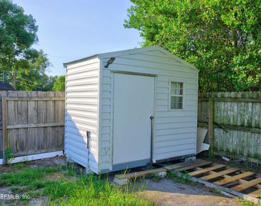 442 Ameca Avenue - Photo Thumbnail 35