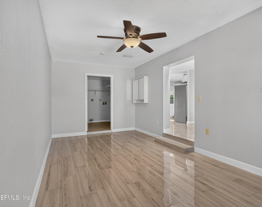 442 Ameca Avenue - Photo Thumbnail 13