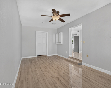442 Ameca Avenue - Photo Thumbnail 12