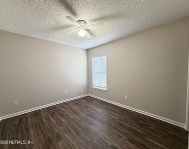 6902 Southern Oaks Drive W - Photo Thumbnail 12