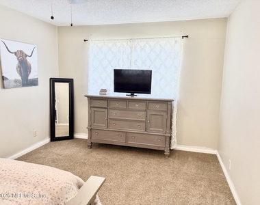 845 Sw Pecan Street - Photo Thumbnail 3