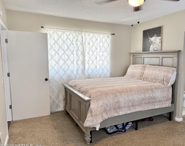 845 Sw Pecan Street - Photo Thumbnail 4