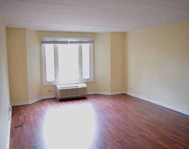 1 Renaissance Place - Photo Thumbnail 1