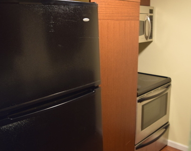 1 Renaissance Place - Photo Thumbnail 4