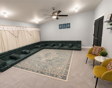 1658 Oakbrook Lake Drive - Photo Thumbnail 3