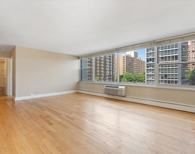 336 W Wellington Avenue - Photo Thumbnail 4