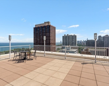 336 W Wellington Avenue - Photo Thumbnail 15