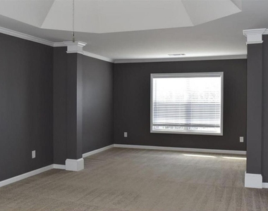 3327 Edenridge Court - Photo Thumbnail 7
