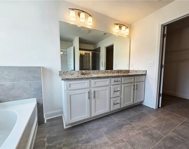7372 Rocklin Lane - Photo Thumbnail 18