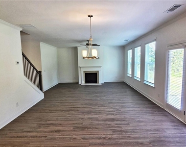 7372 Rocklin Lane - Photo Thumbnail 8