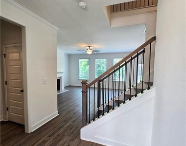 7372 Rocklin Lane - Photo Thumbnail 4