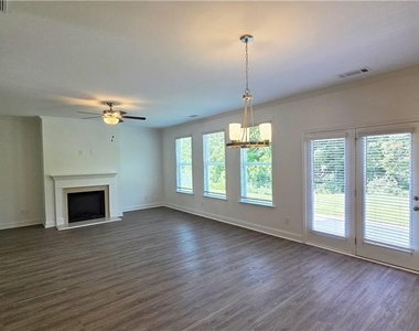 7372 Rocklin Lane - Photo Thumbnail 5
