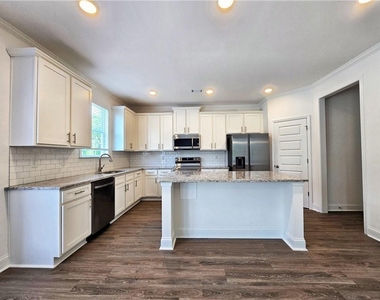 7372 Rocklin Lane - Photo Thumbnail 15