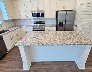 7372 Rocklin Lane - Photo Thumbnail 13