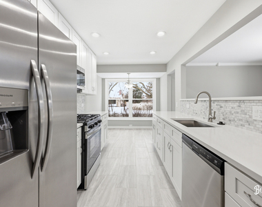 1005 Cooper Court - Photo Thumbnail 7