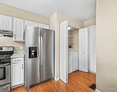 1058 E Danbury Drive - Photo Thumbnail 15