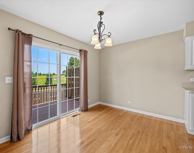 1058 E Danbury Drive - Photo Thumbnail 10