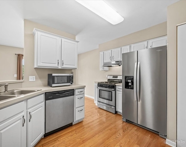 1058 E Danbury Drive - Photo Thumbnail 12