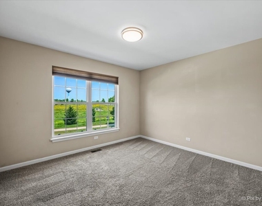 1058 E Danbury Drive - Photo Thumbnail 24
