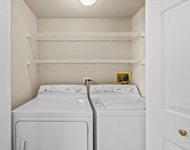 1058 E Danbury Drive - Photo Thumbnail 17