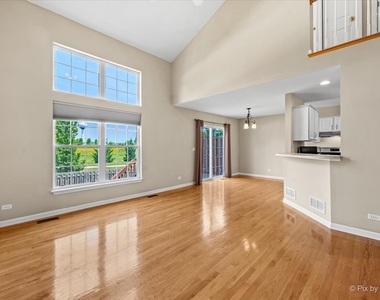 1058 E Danbury Drive - Photo Thumbnail 7