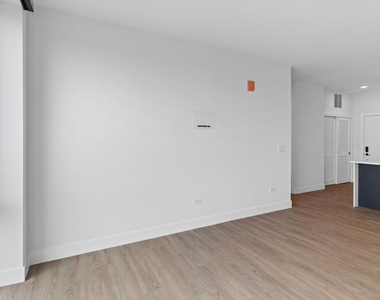 3140 N Clybourn Avenue - Photo Thumbnail 6