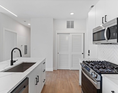 3140 N Clybourn Avenue - Photo Thumbnail 4