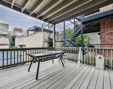 3230 N Seminary Avenue - Photo Thumbnail 18