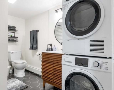 816 W Saint James Street - Photo Thumbnail 11