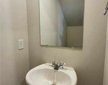 655 Mackenzie Cove - Photo Thumbnail 5