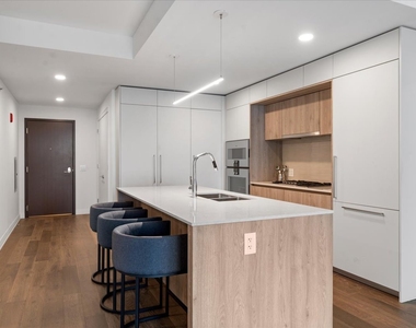 211 N Harbor Drive - Photo Thumbnail 5