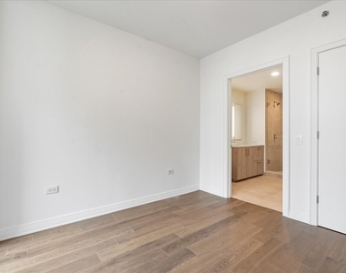 211 N Harbor Drive - Photo Thumbnail 10