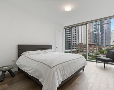 211 N Harbor Drive - Photo Thumbnail 8