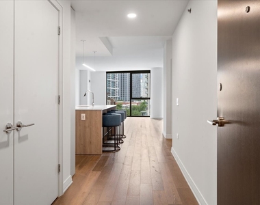 211 N Harbor Drive - Photo Thumbnail 7