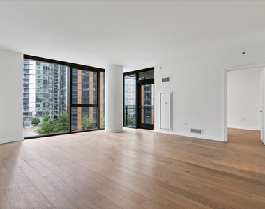 211 N Harbor Drive - Photo Thumbnail 2