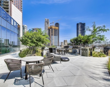 211 N Harbor Drive - Photo Thumbnail 19