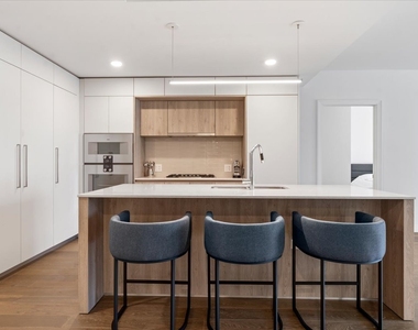 211 N Harbor Drive - Photo Thumbnail 6