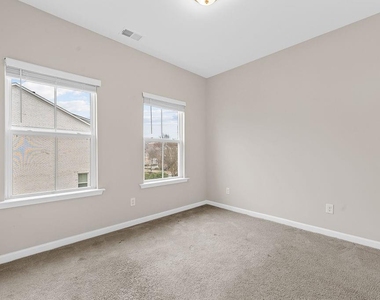 2247 Pink Hawthorn Dr - Photo Thumbnail 32