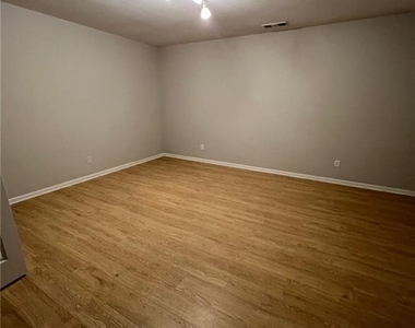 821 Tulip Poplar Way - Photo Thumbnail 13