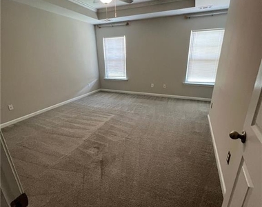 821 Tulip Poplar Way - Photo Thumbnail 11