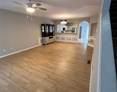 821 Tulip Poplar Way - Photo Thumbnail 3