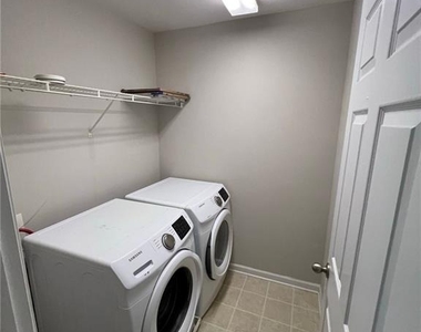 821 Tulip Poplar Way - Photo Thumbnail 10