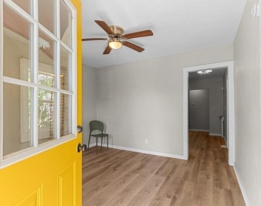 2164 Monroe Avenue - Photo Thumbnail 3