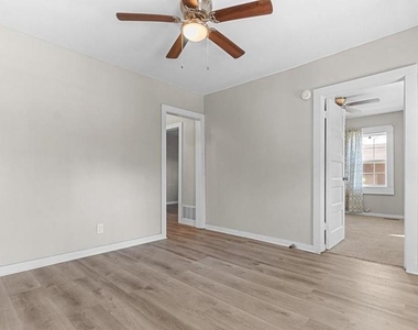 2164 Monroe Avenue - Photo Thumbnail 6