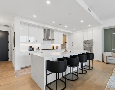 2425 Peachtree Road Ne - Photo Thumbnail 5