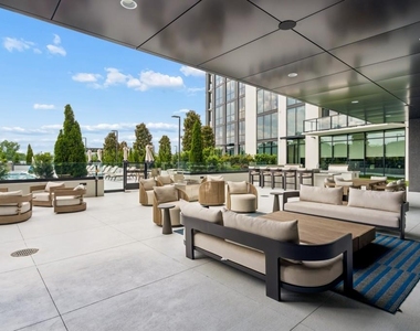 2425 Peachtree Road Ne - Photo Thumbnail 32