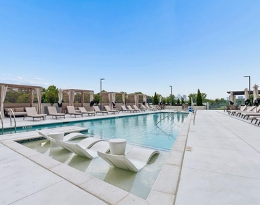 2425 Peachtree Road Ne - Photo Thumbnail 33