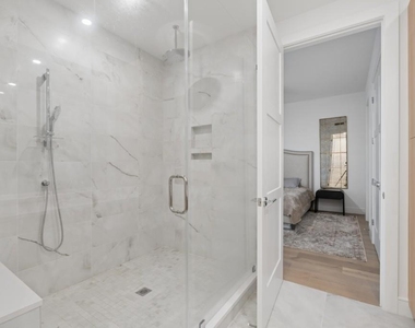 2425 Peachtree Road Ne - Photo Thumbnail 18